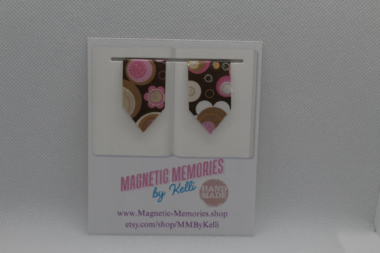 Handmade Magnetic Bookmark / Darts - Small 1.5"