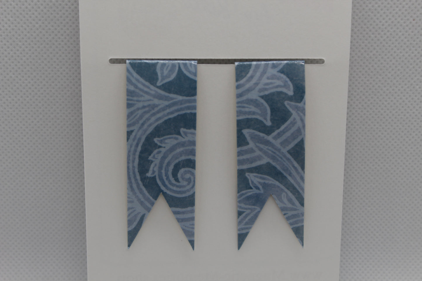 Handmade Magnetic Bookmark / Darts - Large 2.5"