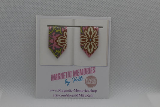 Handmade Magnetic Bookmark / Darts - Small 1.5"