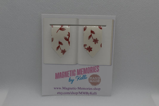 Handmade Magnetic Bookmark / Darts - Small 1.5"