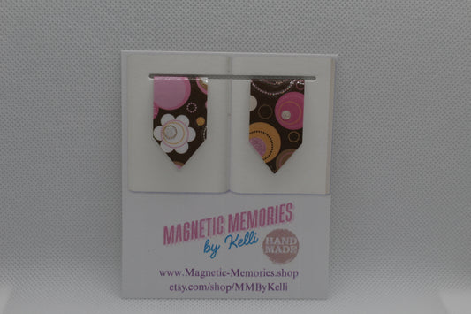 Handmade Magnetic Bookmark / Darts - Small 1.5"