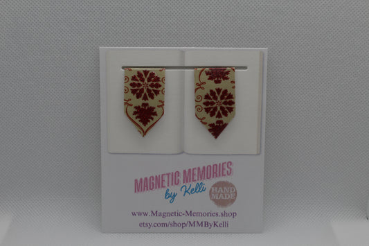 Handmade Magnetic Bookmark / Darts - Small 1.5"