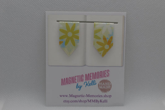 Handmade Magnetic Bookmark / Darts - Small 1.5"