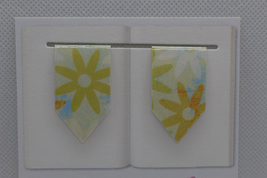 Handmade Magnetic Bookmark / Darts - Small 1.5"