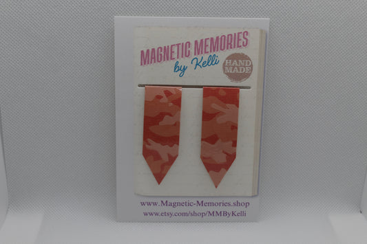 Handmade Magnetic Bookmark / Darts - Large 2.5"